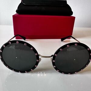 Round Valentino sunglasses